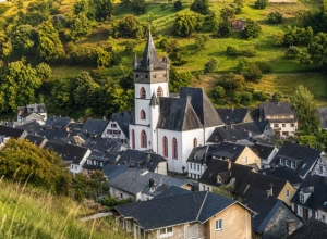 Zlecenie na renowację dachu kościoła w Niemczech